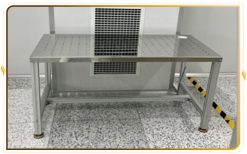Bàn thao tác đục lỗ