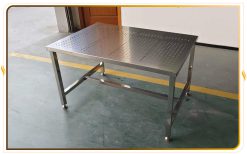 Bàn thao tác đục lỗ