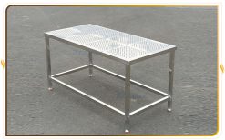Bàn thao tác đục lỗ