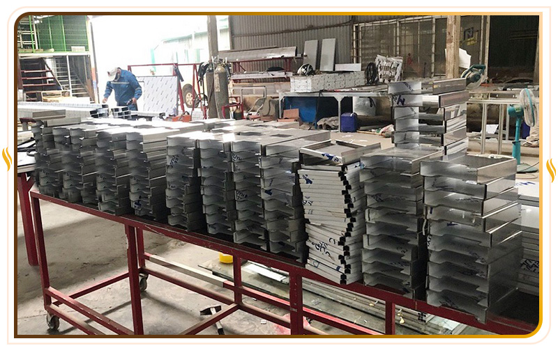 Chấn gấp kim loại chất lượng