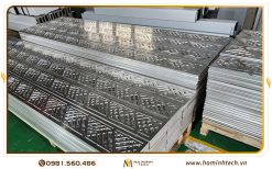 Gia công cắt laser tấm nhiều lỗ số lượng lớn